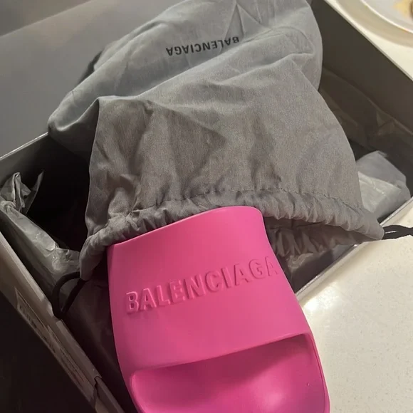 Balenciaga Chunky Slide - Picture 3 of 3